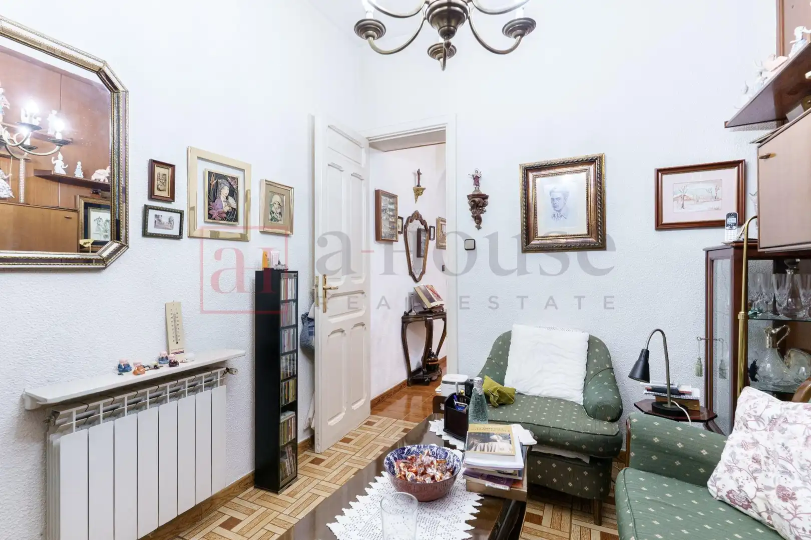 Sala d'estar de Pis en venda en Madrid amb Calefacció i Moblat