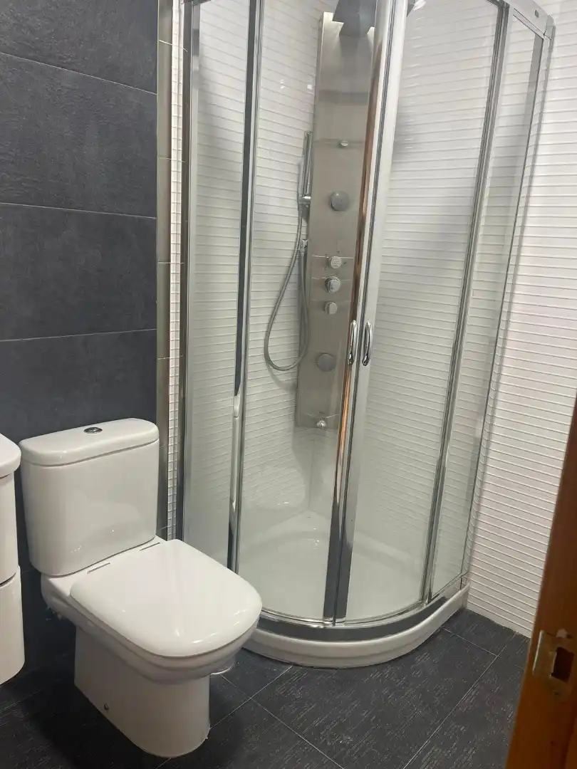 Baño de Piso de alquiler en Lugo con Amueblado