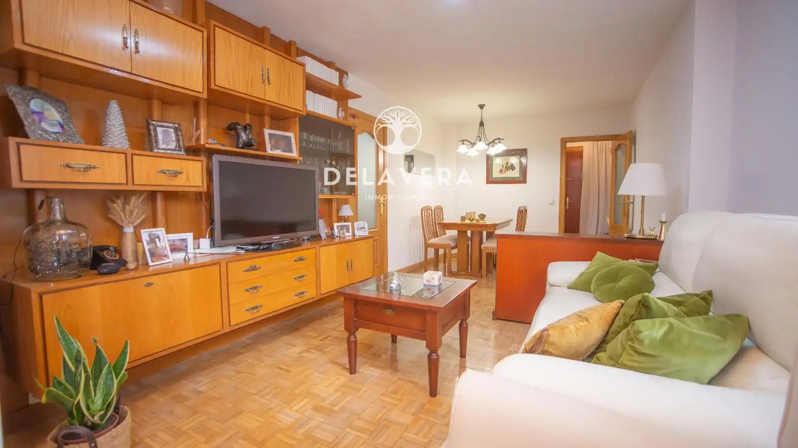 Sala d'estar de Pis en venda en Móstoles amb Calefacció, Parquet i Terrassa