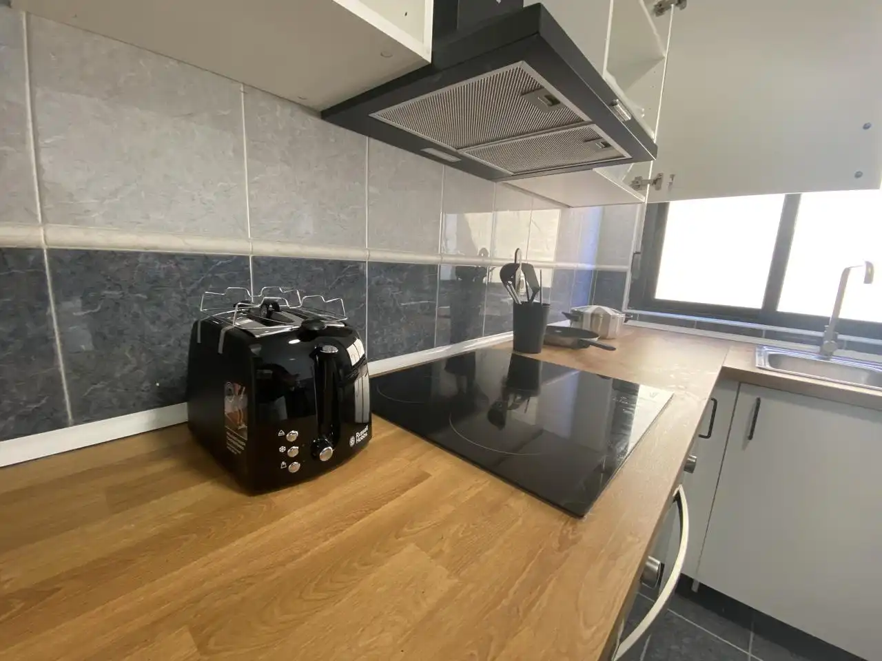 Kitchen of Flat for share in León Capital   with Furnished