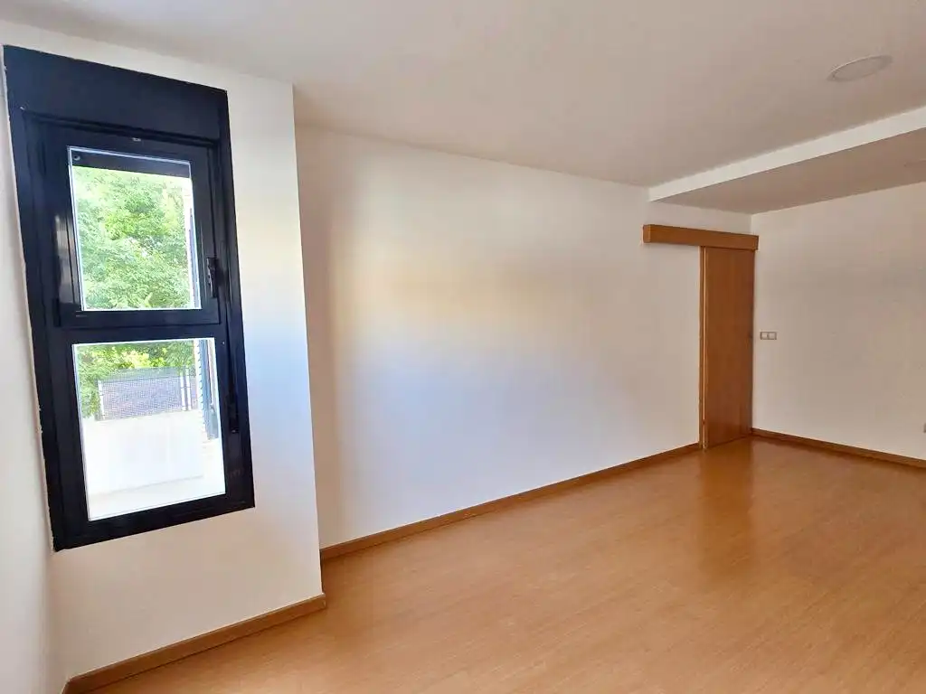 Schlafzimmer von Wohnung zur Miete in Valdemoro mit Heizung, Parkett und Ofen