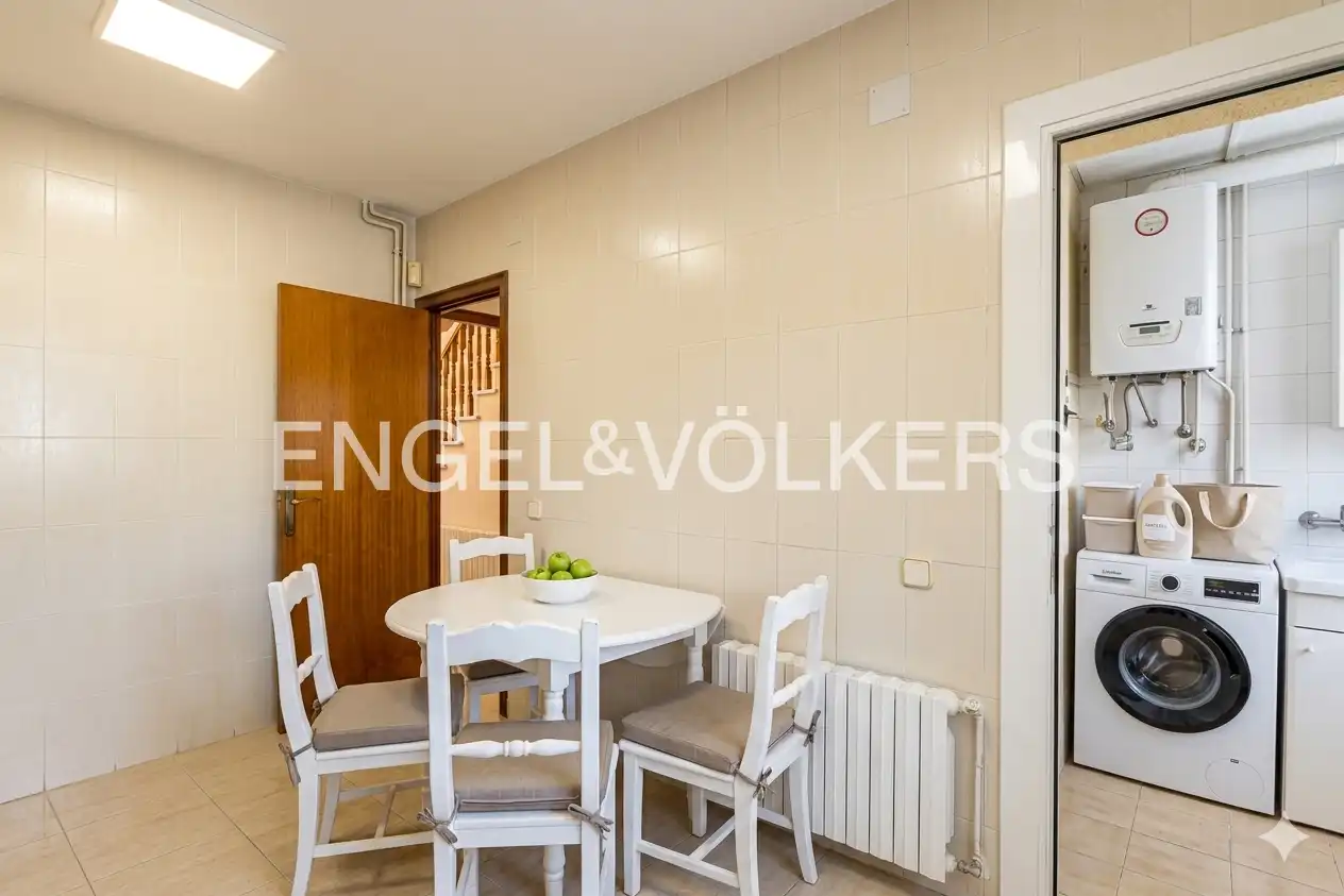 Dining room of Houses for sale in Vilanova i la Geltrú  with Air Conditioner, Heating and Private garden