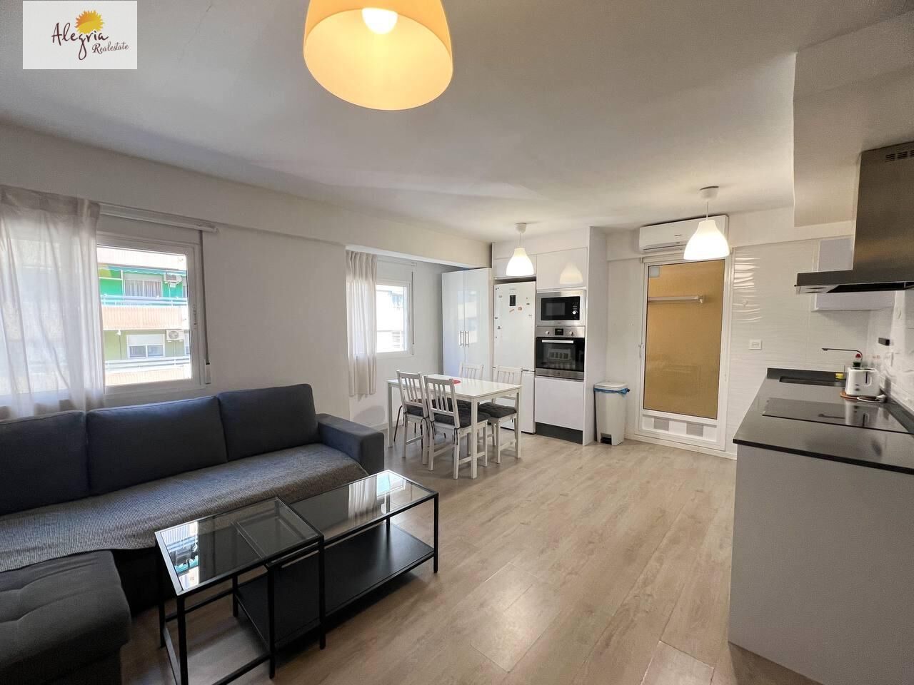 Exterior view of Apartment to rent in  Valencia Capital  with Air Conditioner, Furnished and Balcony