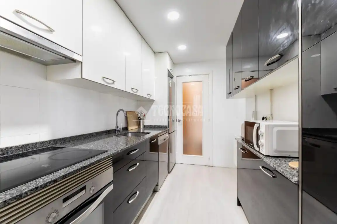 Küche von Wohnung zum Verkauf in Las Rozas de Madrid mit Klimaanlage, Heizung und Terrasse