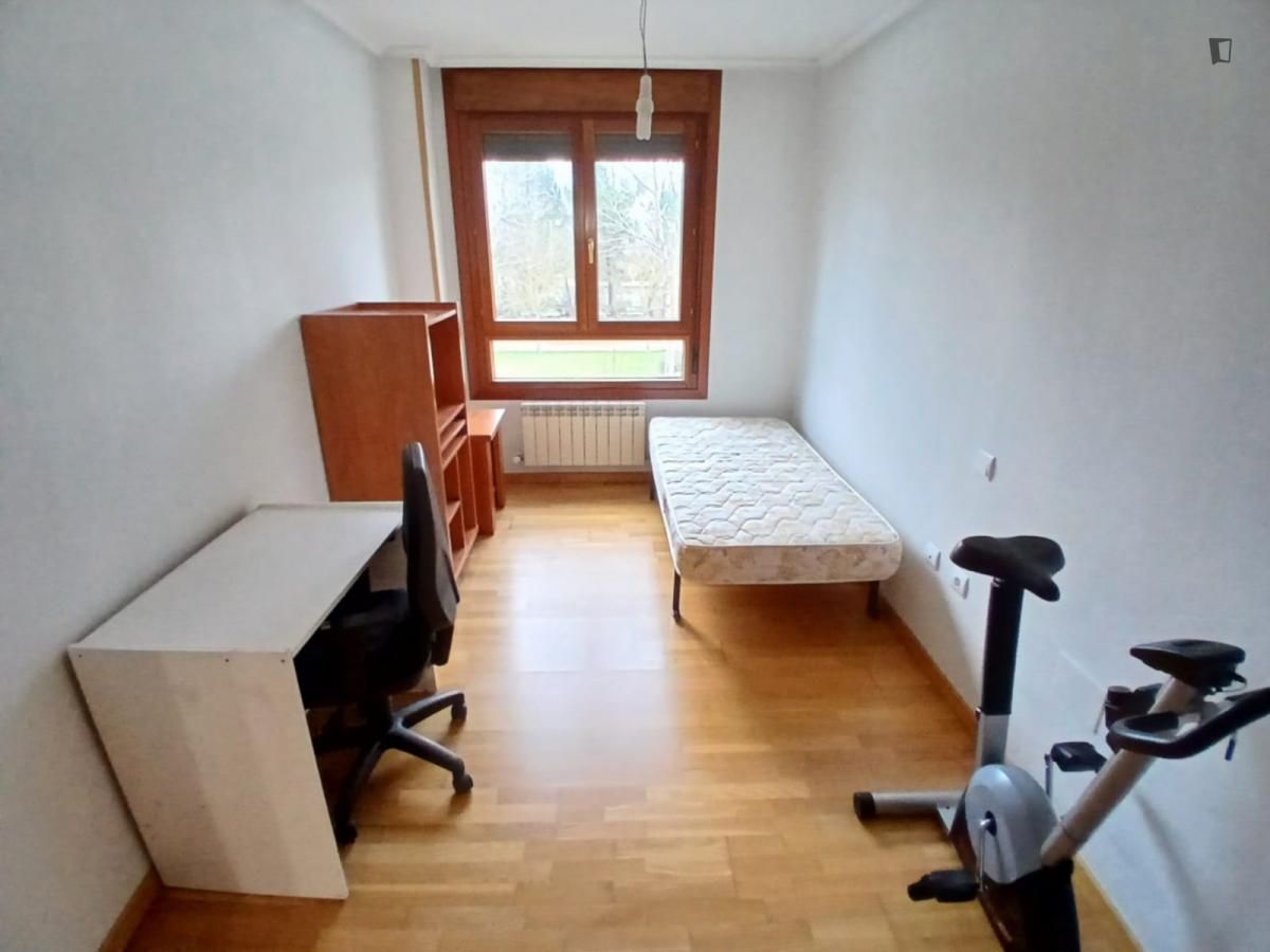 Dormitori de Apartament per a compartir en Valladolid Capital amb Moblat, Forn i Rentadora