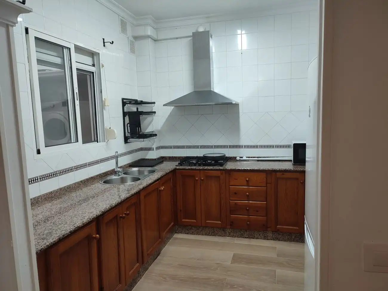 Küche von Wohnung zum Verkauf in Conil de la Frontera mit Klimaanlage und Abstellraum