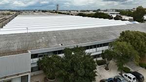 Außenansicht von Fabrik Grundstücke zum Verkauf in  Sevilla Capital