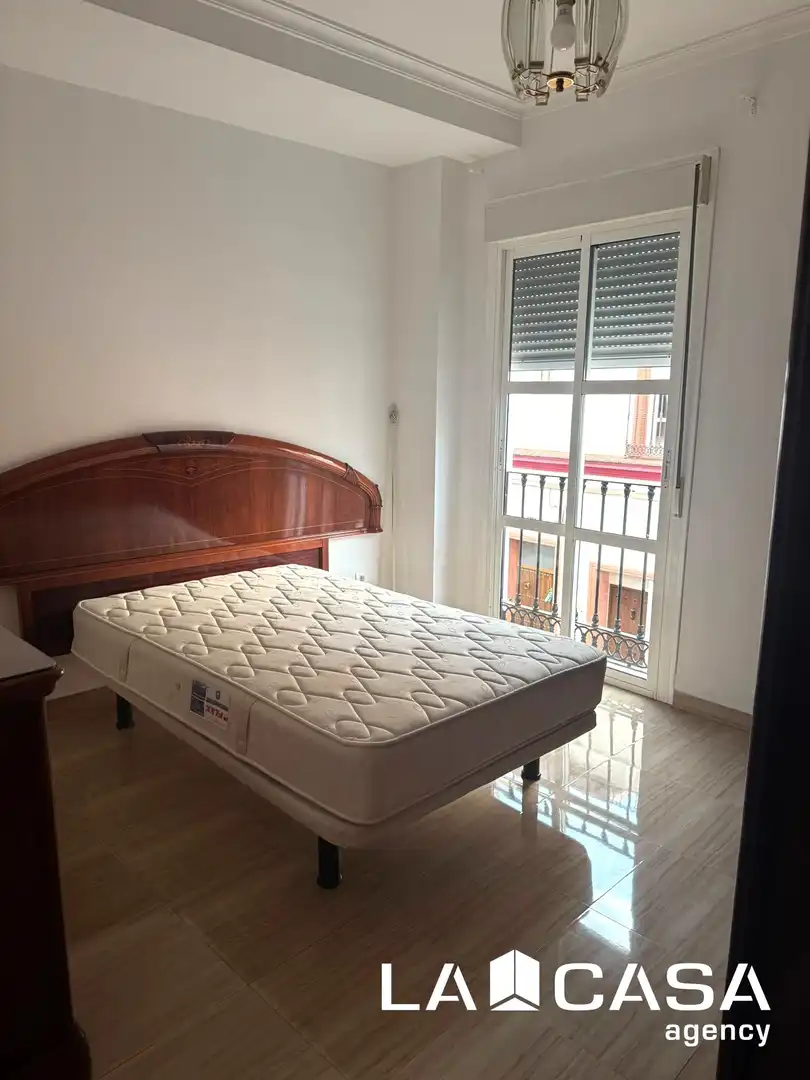 Flat with terrace to rent in San Pablo - Santa Justa, imagen 5