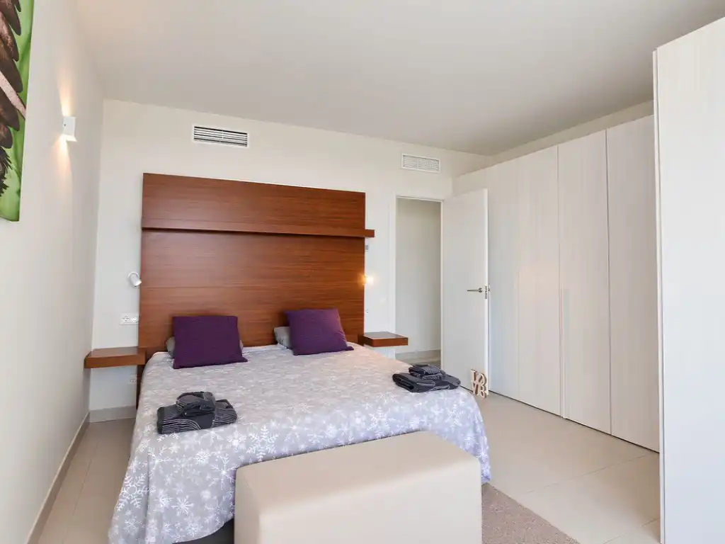 Habitación de Piso en venta en Fuengirola con Aire acondicionado, Amueblado y Horno