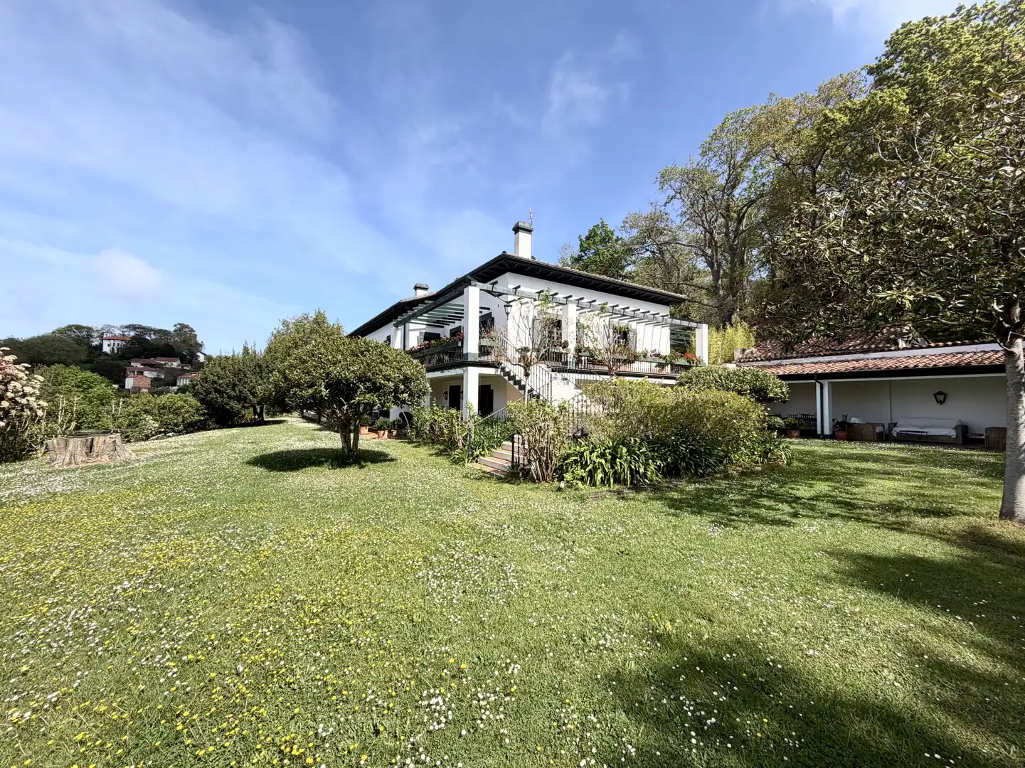 Jardín de Casa o chalet en venta en Gijón  con Calefacción, Jardín privado y Trastero