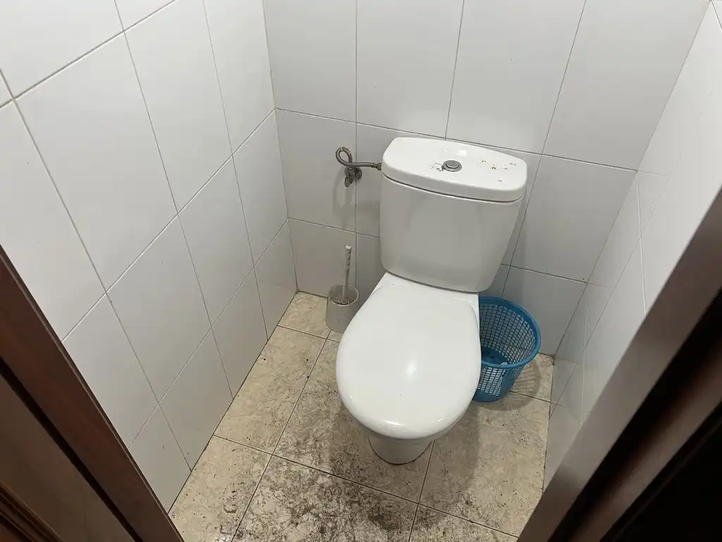 Baño de Nave industrial de alquiler en Begonte