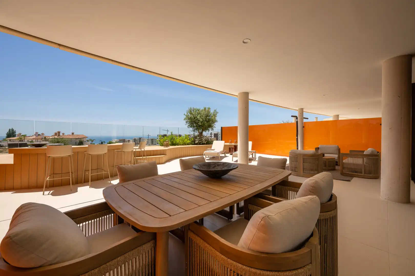 Terrasse von Wohnungen zum Verkauf in Fuengirola mit Klimaanlage, Terrasse und Schwimmbad