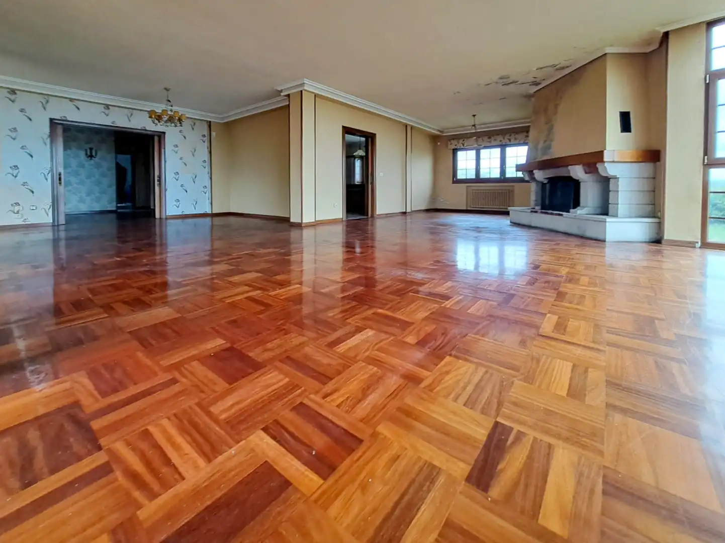 Living room of Houses for sale in Castrillón  with Heating, Private garden and Parquet flooring
