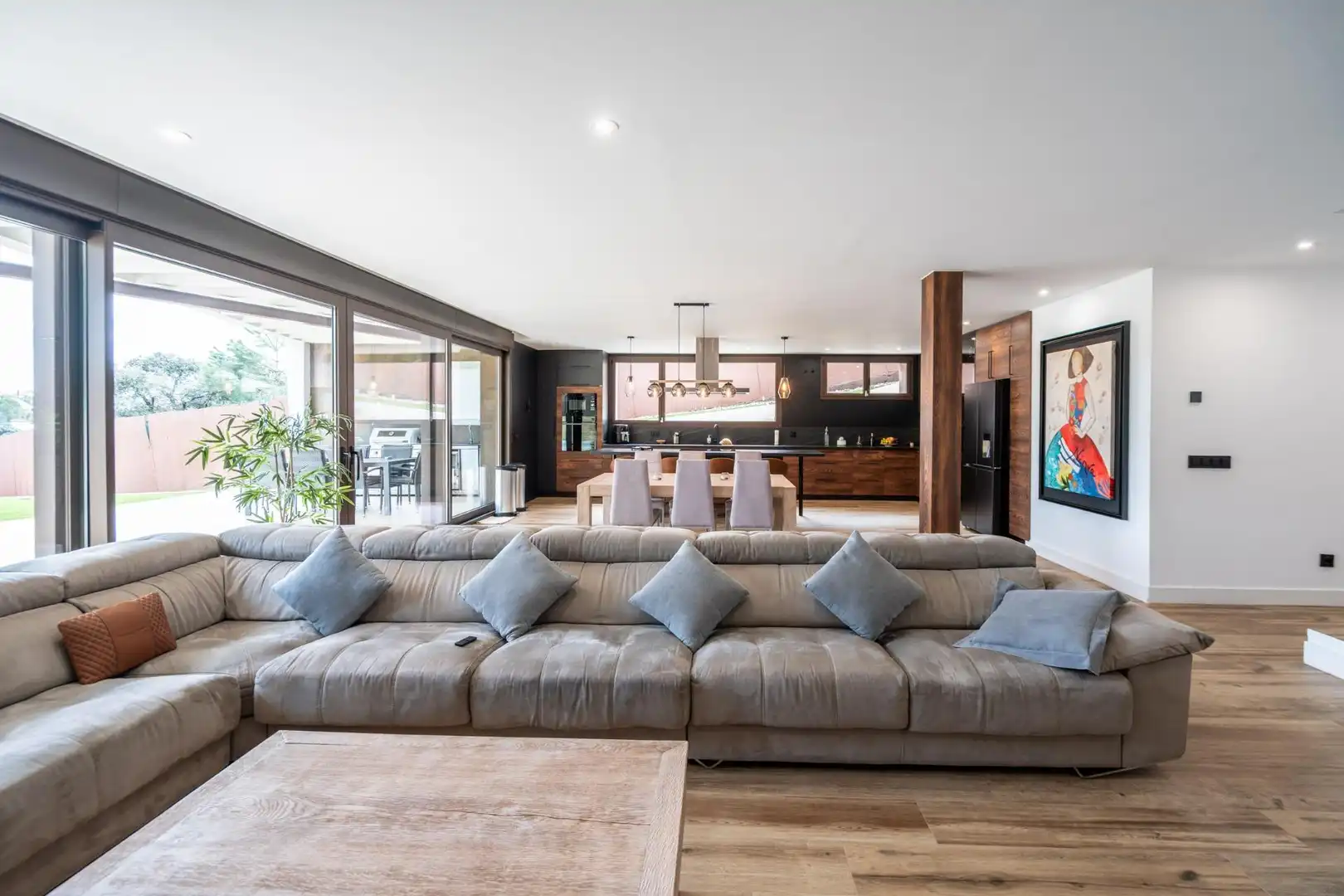 Sala d'estar de Casa o xalet en venda en Torrelodones amb Aire condicionat, Calefacció i Jardí privat
