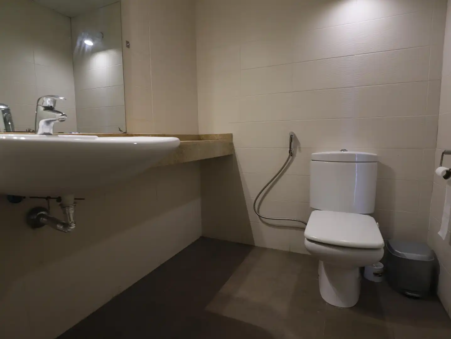 Bany de Pis en venda en Sant Adrià de Besòs amb Aire condicionat, Calefacció i Jardí privat