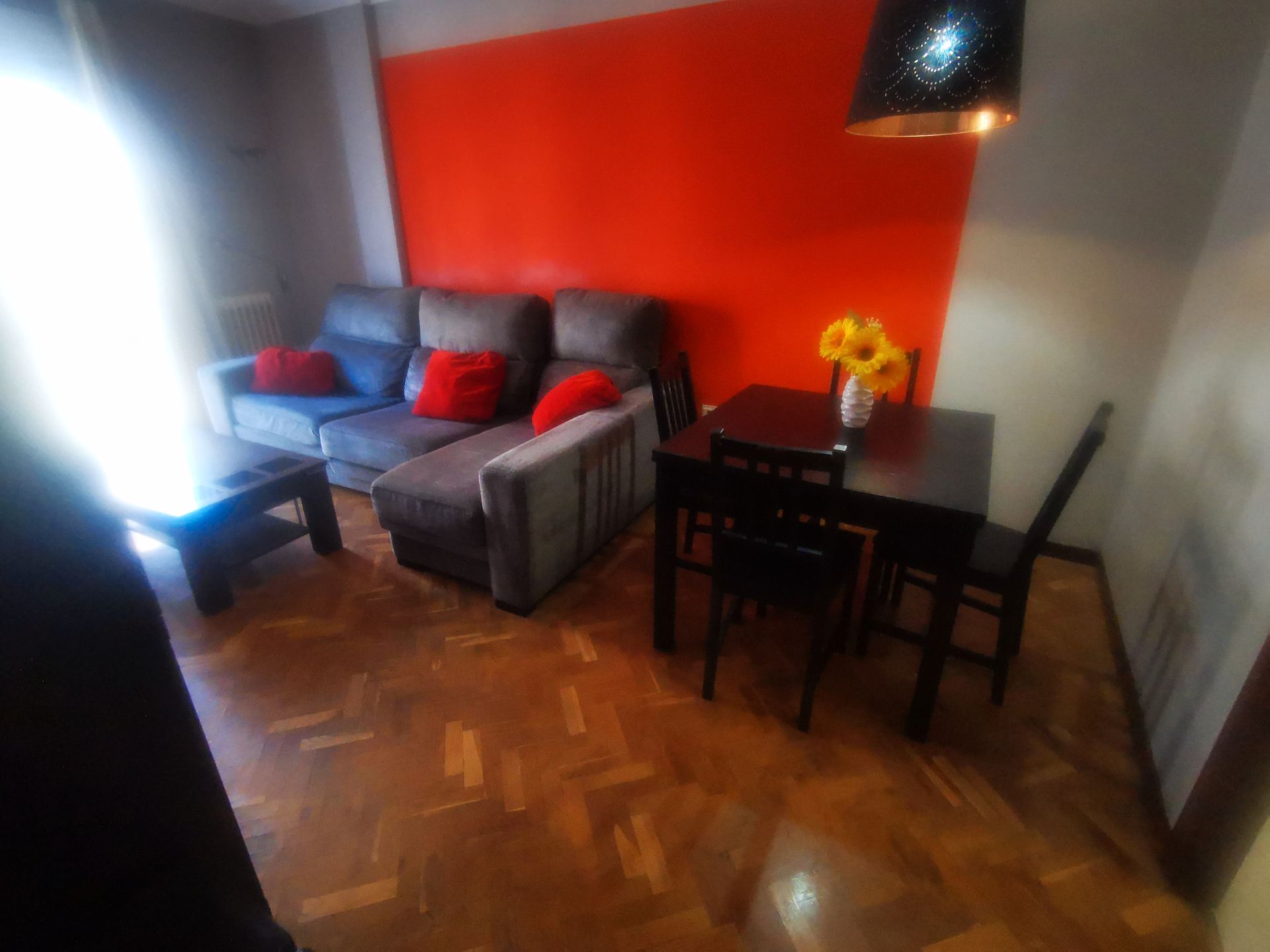 Sala d'estar de Apartament en venda en Salamanca Capital amb Parquet, Moblat i Forn