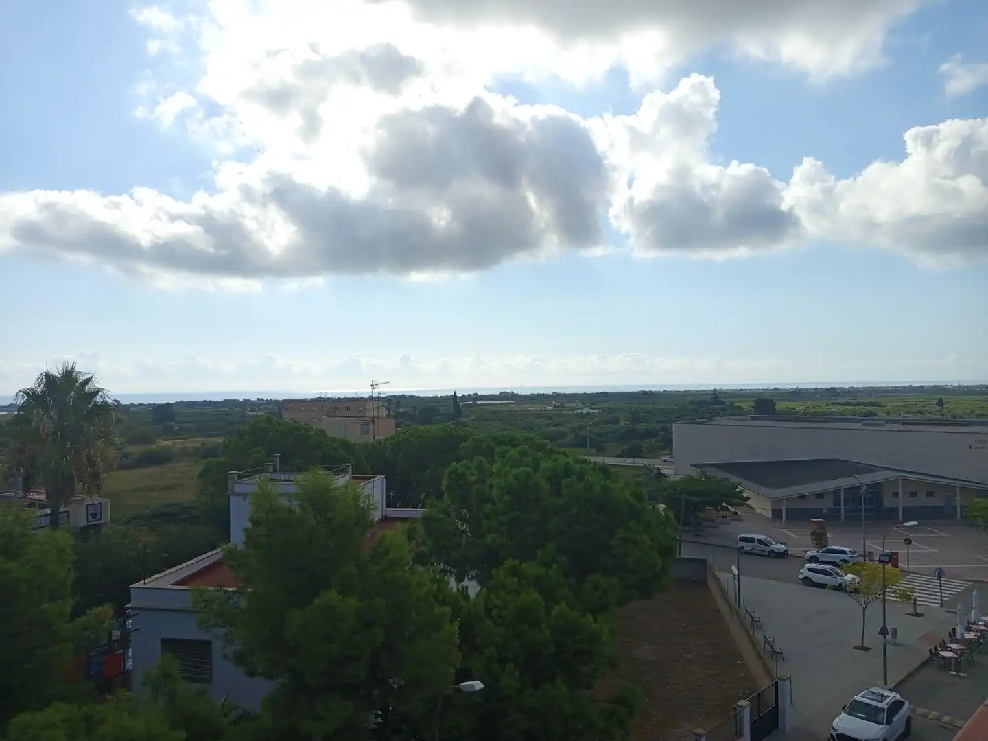 Vista exterior de Edifici en venda en Alcanar