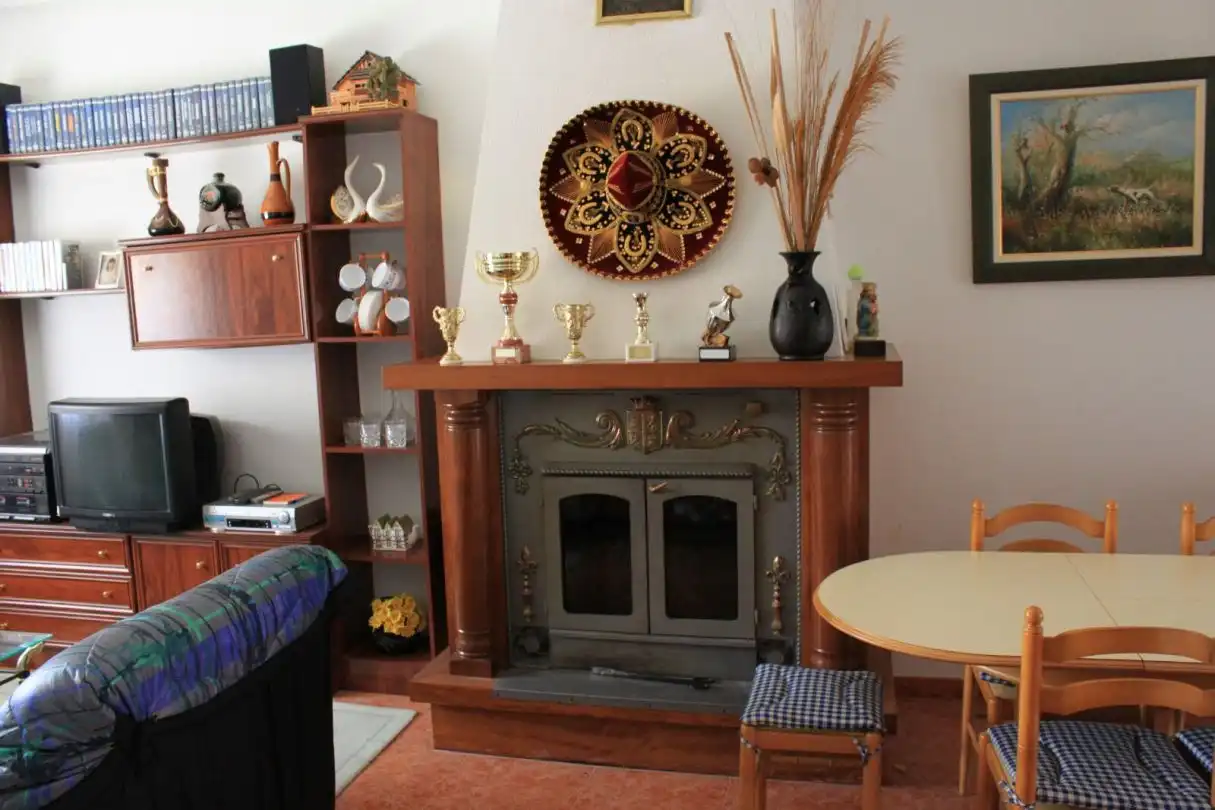 Sala de estar de Casa o chalet en venta en Cascajares de la Sierra con Calefacción y Amueblado