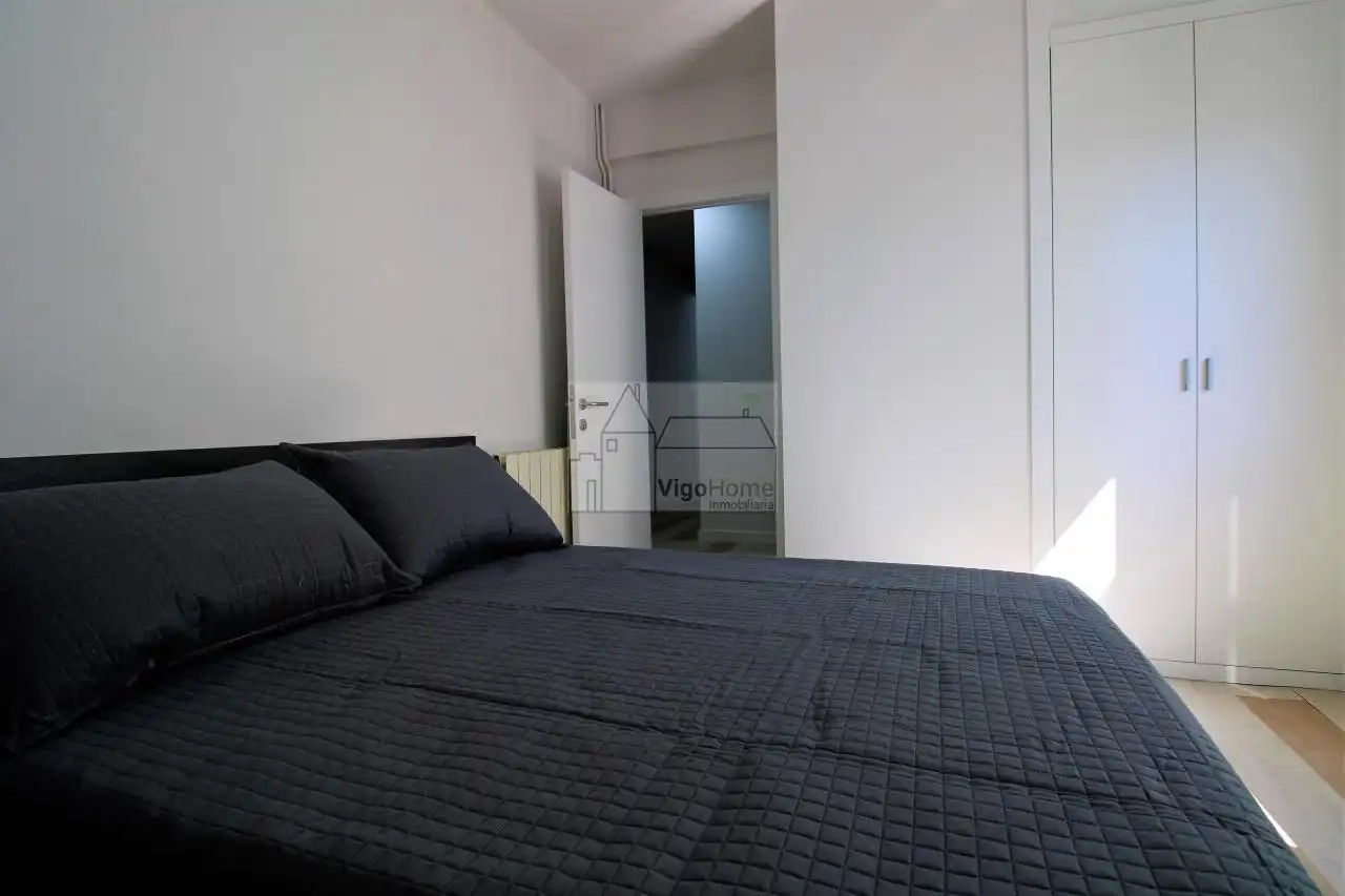 Schlafzimmer von Wohnung zur Miete in Vigo  mit Heizung, Terrasse und Möbliert