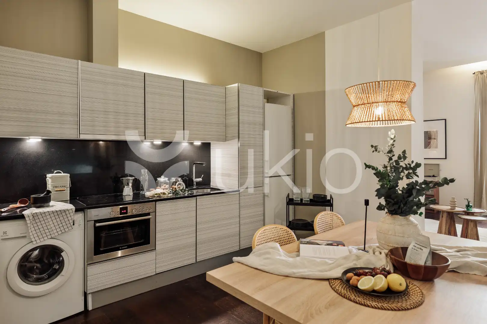 Cocina de Apartamento de alquiler en  Barcelona Capital con Aire acondicionado, Calefacción y Amueblado