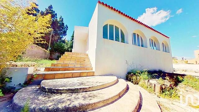 Casa-chalet en Venta en Vistahermosa