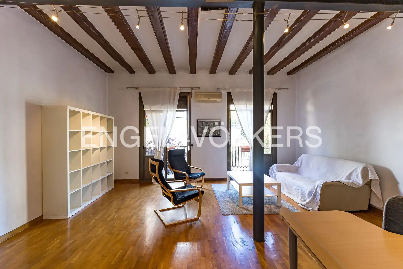 Sala de estar de Piso en venta en Barcelona con Calefacción, Amueblado y Balcón