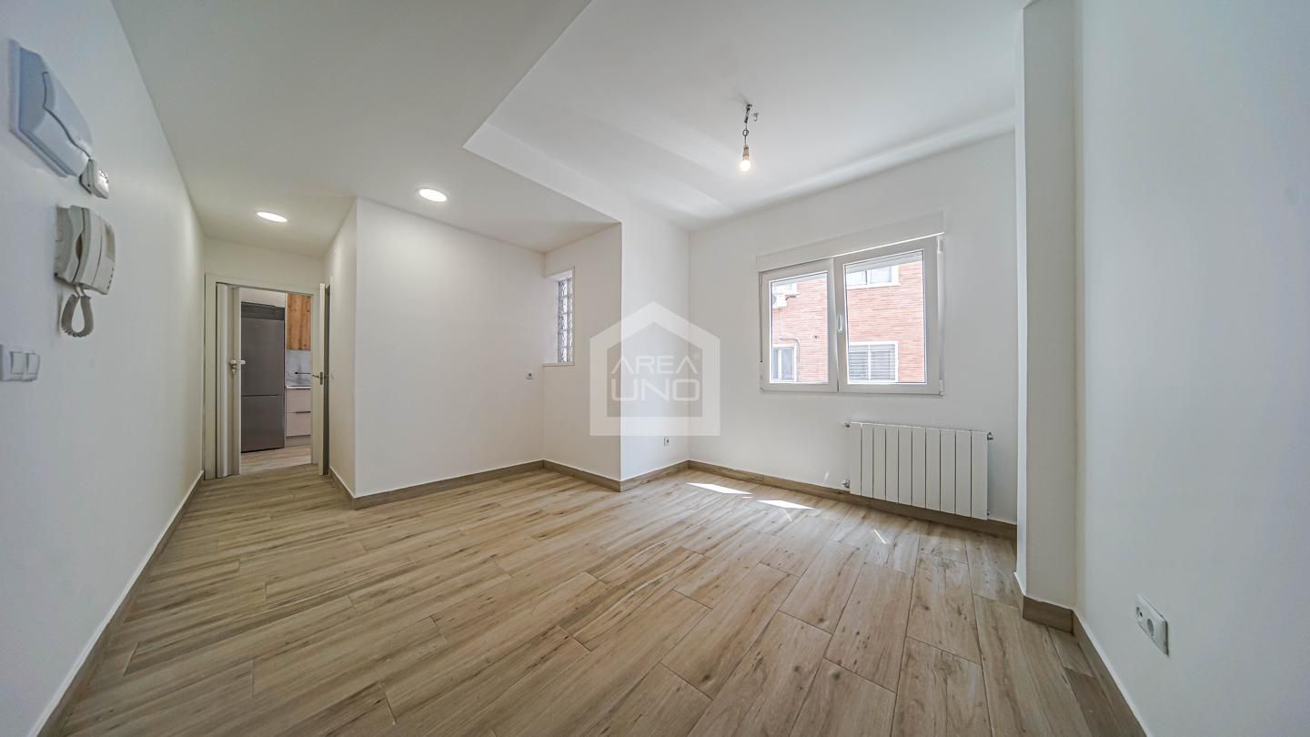 Sala de estar de Piso de alquiler en  Madrid Capital con Aire acondicionado, Calefacción y Terraza