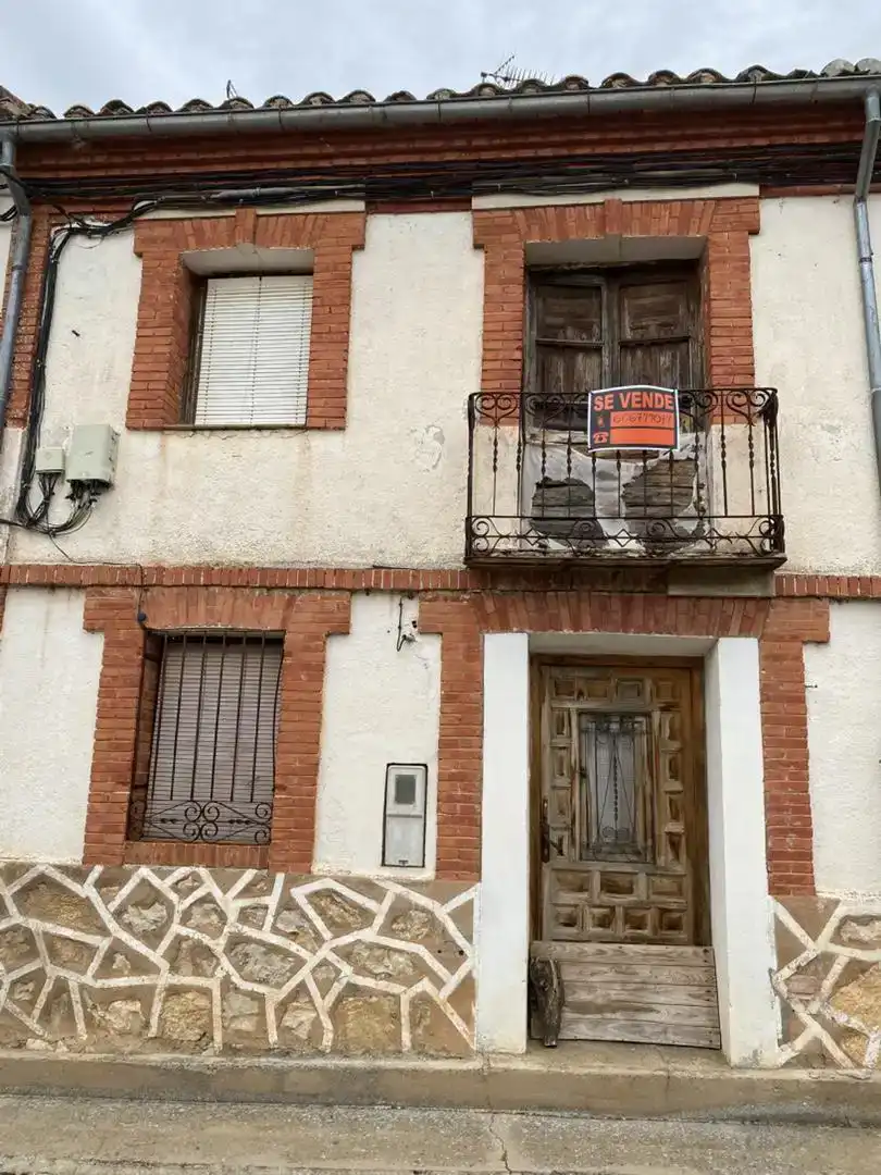 Vista exterior de Casa adosada en venda en Valdemaluque