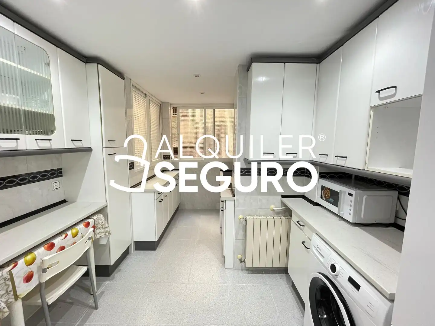 Cuina de Pis de lloguer en Madrid amb Aire condicionat, Calefacció i Terrassa
