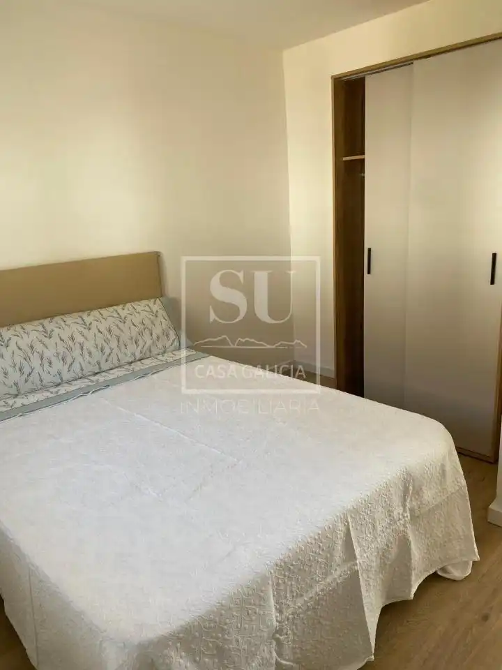 Schlafzimmer von Wohnung zur Miete in Baiona mit Klimaanlage, Heizung und Möbliert