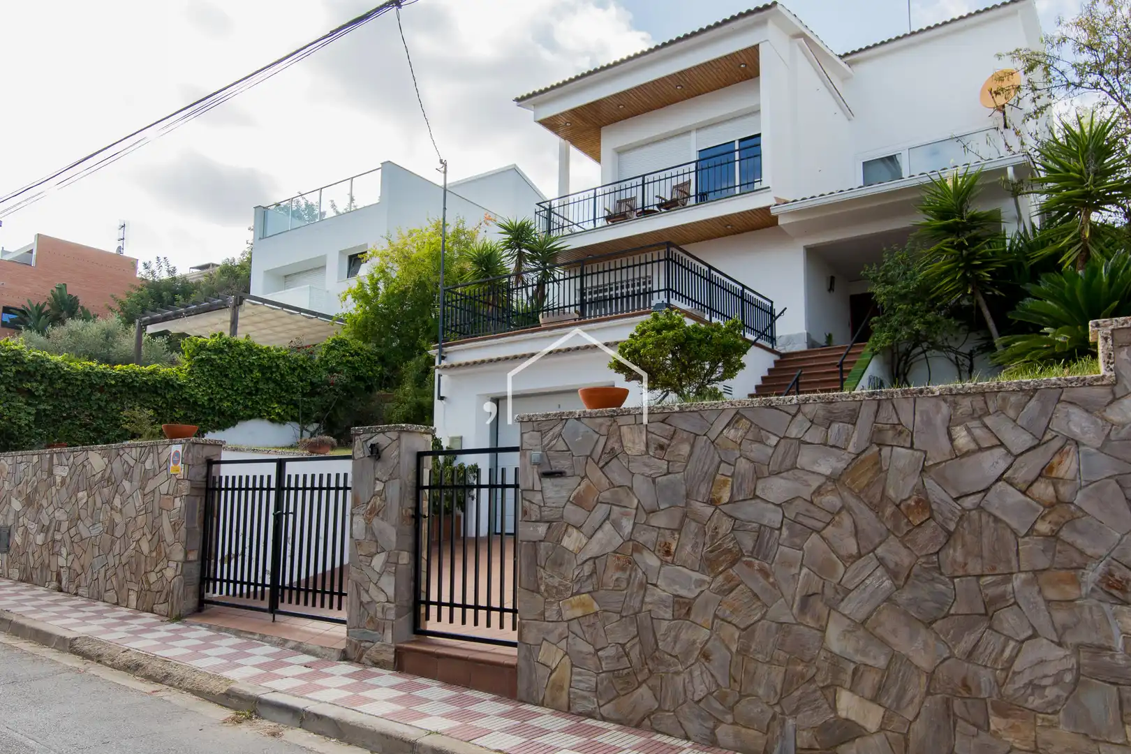 Houses for sale in Califòrnia - Santa Madrona