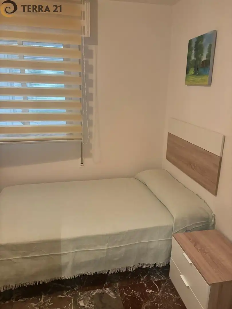 Habitación de Piso de alquiler en Jaén con Aire acondicionado, Jardín privado y Piscina comunitaria