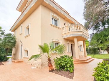 Casa con piscina in vendita a Orihuela Costa