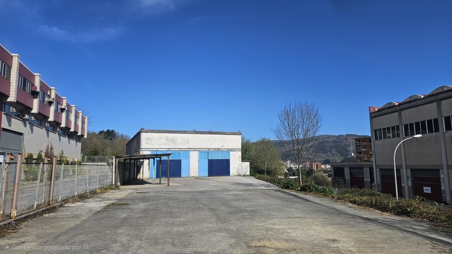 Außenansicht von Fabrikhallen zur Miete in Basauri 