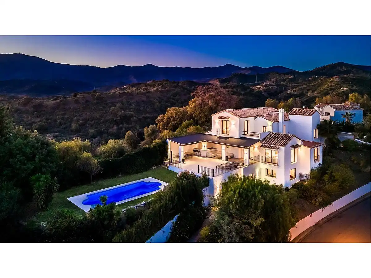 Haus zum Verkauf in Estepona Pueblo