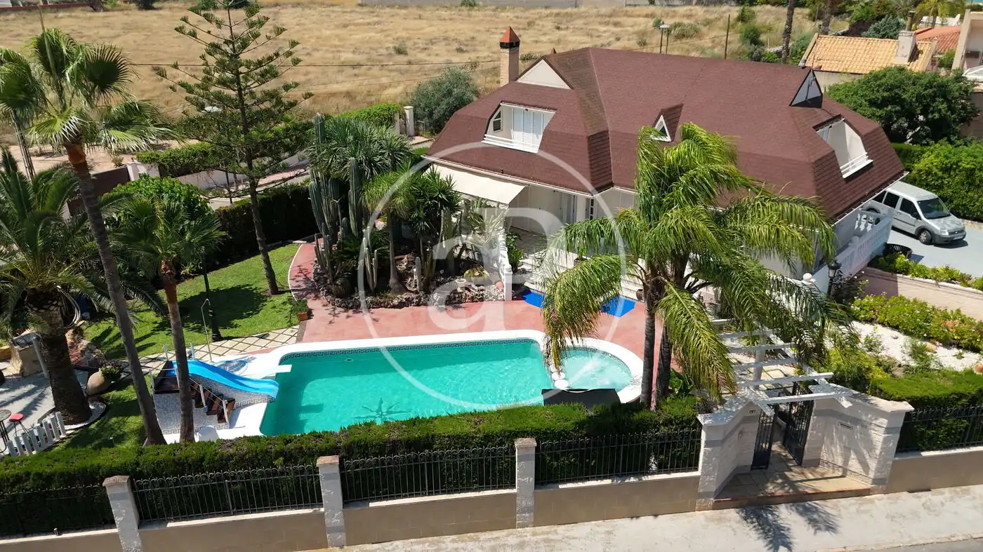 Swimming pool of Houses for sale in San Vicente del Raspeig / Sant Vicent del Raspeig  with Air Conditioner, Heating and Private garden