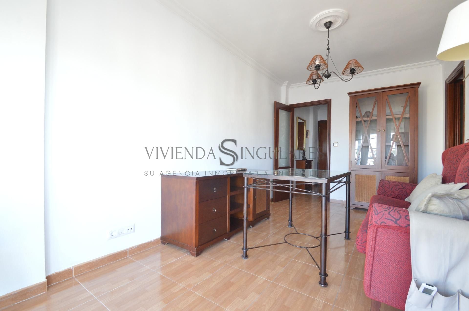 Sala de estar de Piso de alquiler en  Sevilla Capital con Aire acondicionado y Balcón