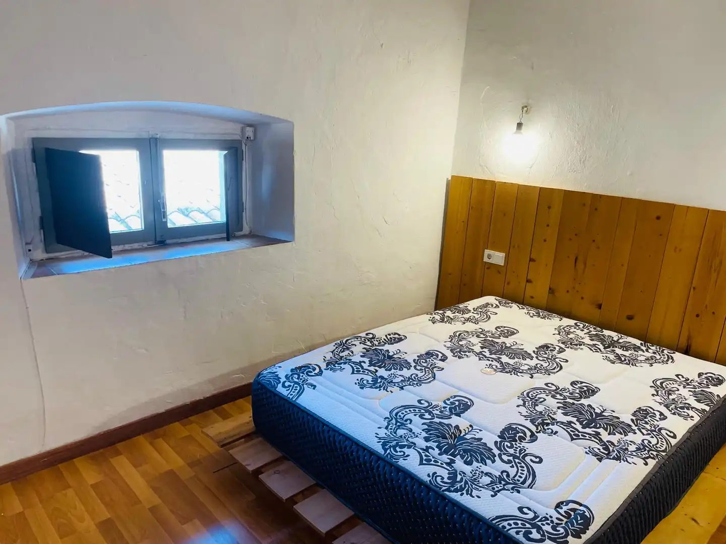 Habitación de Piso de alquiler en Girona con Aire acondicionado, Calefacción y Parquet