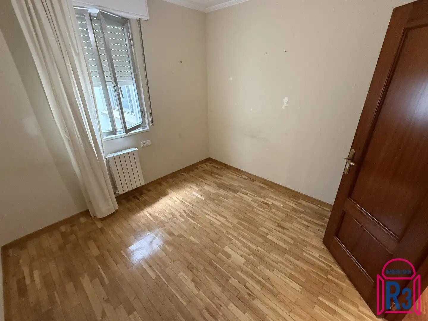 Schlafzimmer von Wohnung zur Miete in León Capital  mit Heizung, Terrasse und Abstellraum