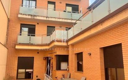 Vista exterior de Casa o xalet en venda en Terrassa amb Terrassa i Balcó