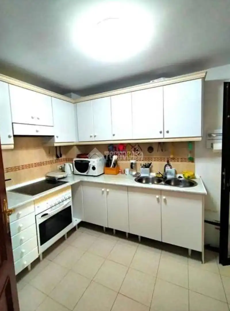 Cuina de Casa adosada en venda en Arrecife amb Terrassa
