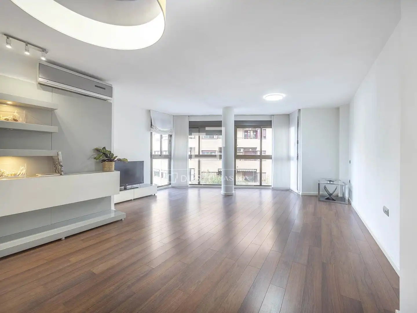 Sala d'estar de Pis de lloguer en Valencia amb Aire condicionat, Calefacció i Parquet