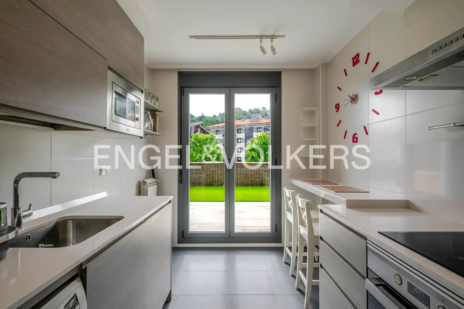 Cocina de Piso en venta en Astigarraga con Calefacción, Jardín privado y Terraza