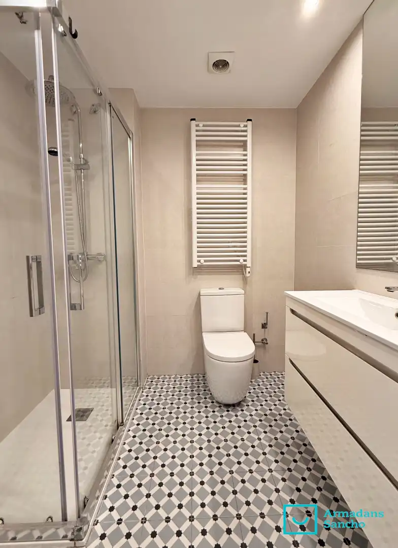 Bany de Dúplex de lloguer en Barcelona amb Aire condicionat, Parquet i Terrassa