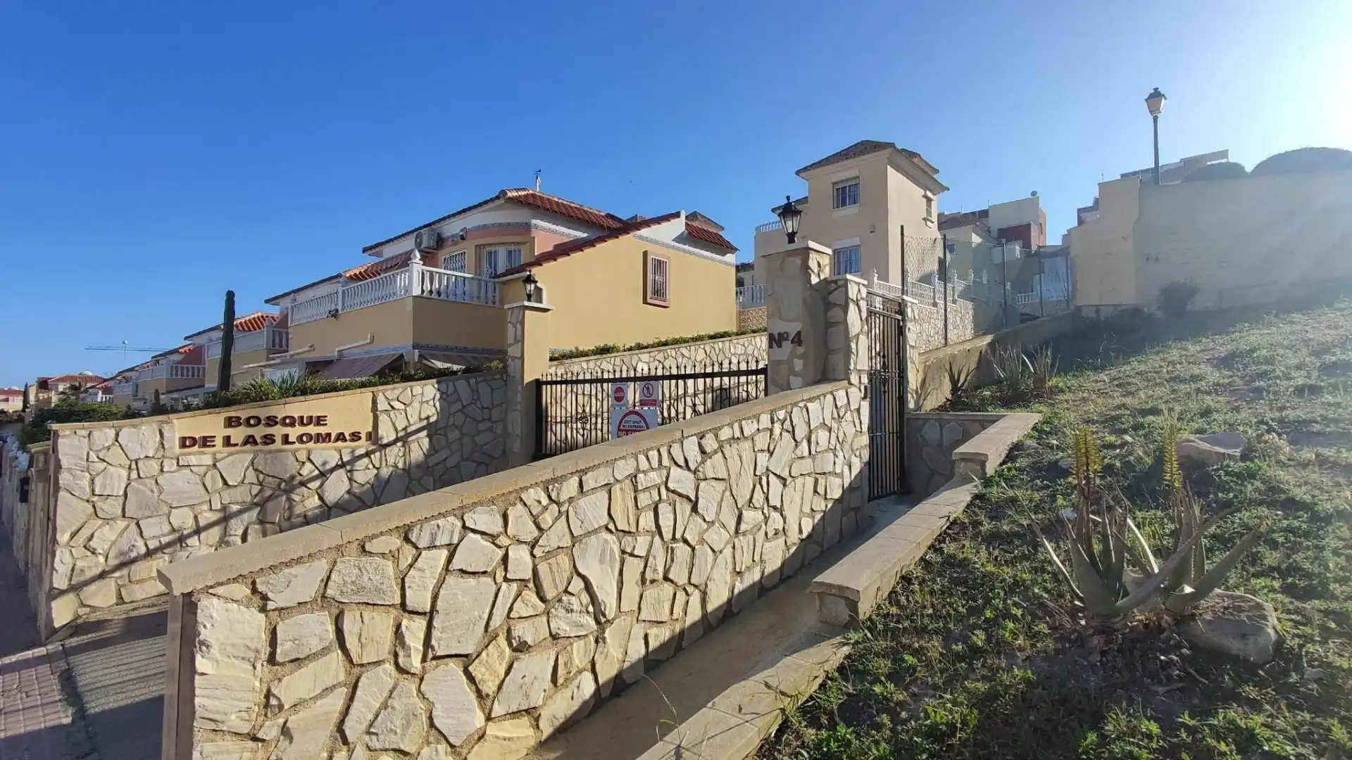 Außenansicht von Haus oder Chalet zur Miete in Orihuela mit Heizung, Privatgarten und Terrasse