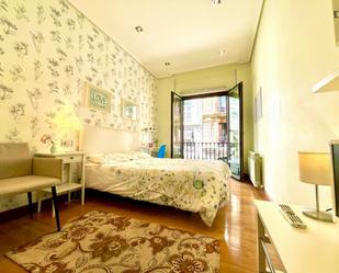 Bedroom of Apartment to share in Bilbao   with Balcony