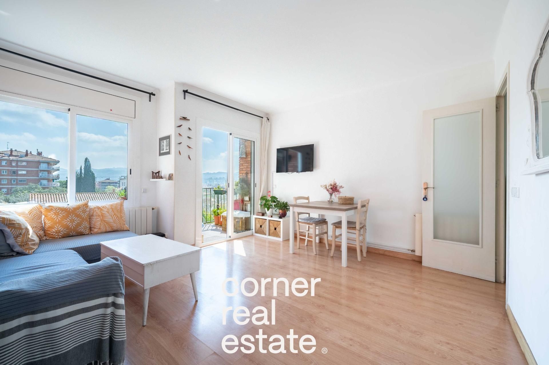 Exterior view of Flat for sale in Sant Cugat del Vallès  with Parquet flooring, Terrace and Balcony