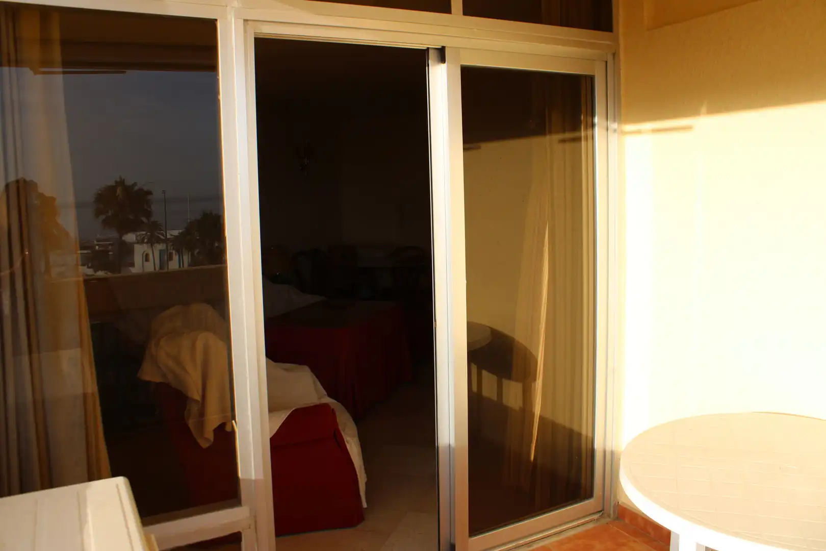 Dormitori de Pis en venda en Marbella amb Aire condicionat, Terrassa i Piscina