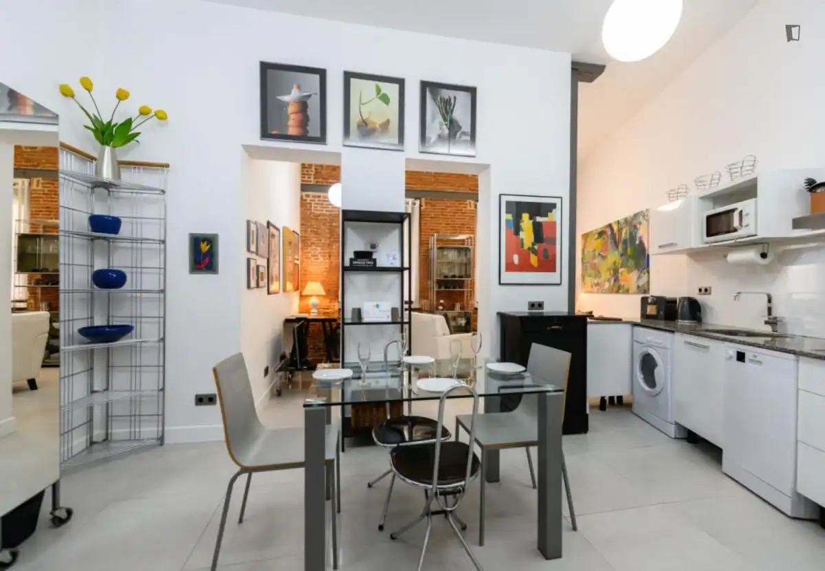 Comedor de Apartamento de alquiler en Madrid con Calefacción, Amueblado y Horno