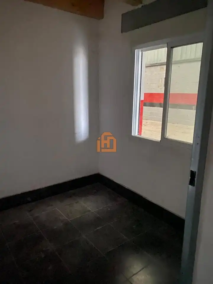 Industrial buildings for rent in Calle Alcalde Miguel Castaño 115 26 24005 Leon, La Lastra